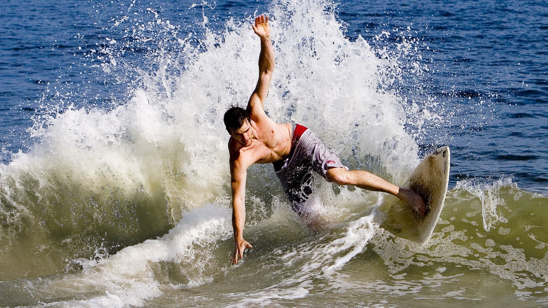 kaiyun中国官方网站-中学篮球积极开展篮球主题教育丰富体育内容，中学生篮球培训